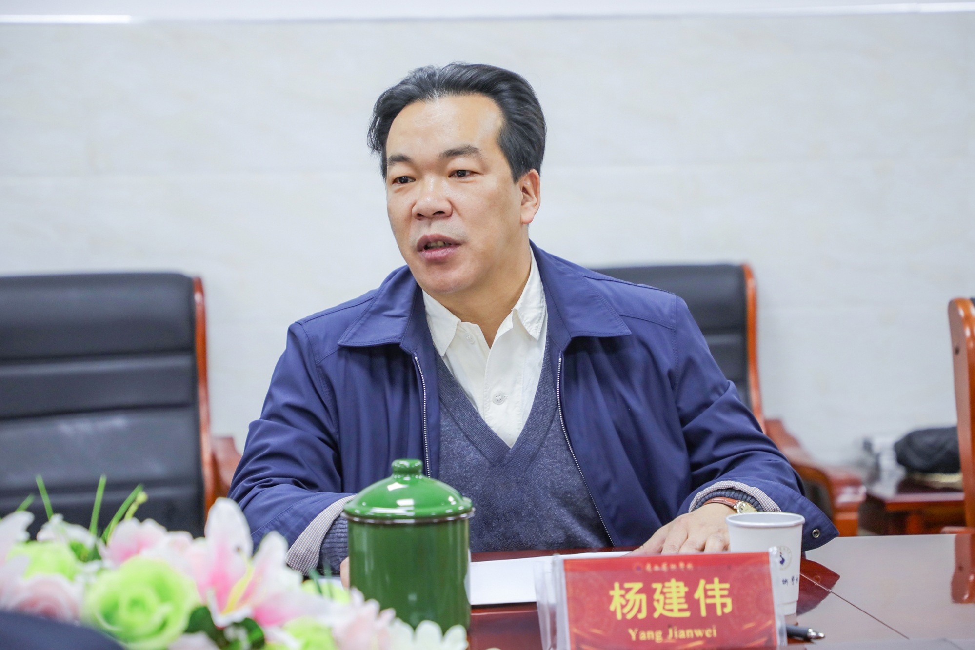 ��У���ΰ���ֻ���